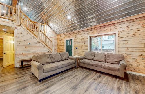 Tomahawk House | Brown Bear Cabin