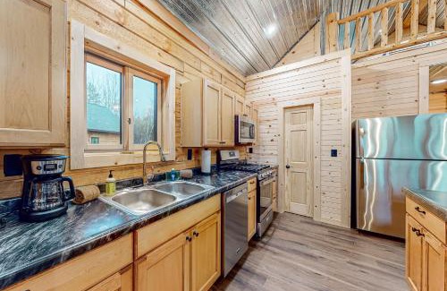 Tomahawk House | Brown Bear Cabin