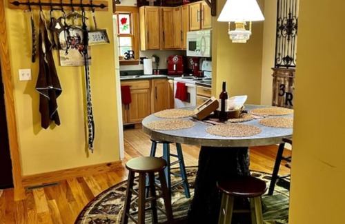 Gnaw Bone Cabin | Brown County At It's Best Beautiful Cozy meticulous clean LG Game Room arcade!