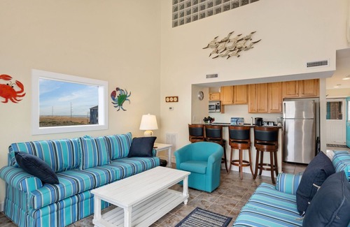 Hatteras Condo | Brown Dog by the Sound Soundfront and Oceanview Retreat
