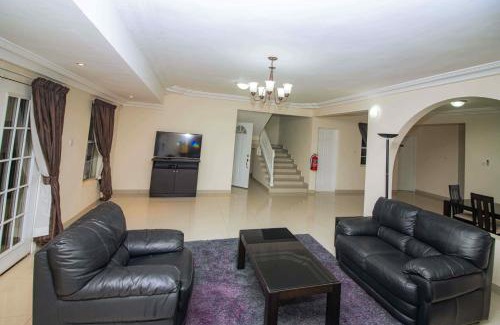 Peduasi Bed & Breakfast | Brown Hills Residences