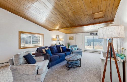 Indian River House | Brown Tin Roof