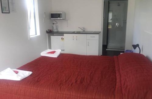 Pahiatua Hotel | Brown Trout Motel
