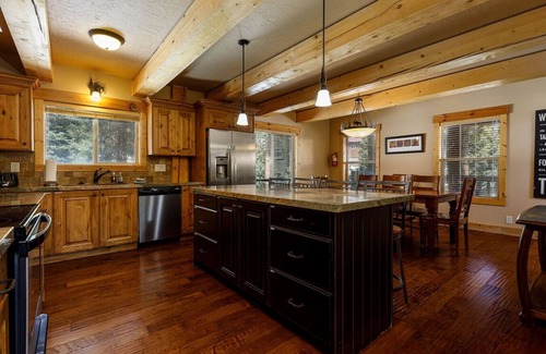 Duck Creek Village Cabin | Browning Lodge Retreat!