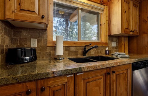 Duck Creek Village Cabin | Browning Lodge Retreat!