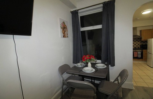 Thorpe Satchville House | Browning Street Leicester by Smart Corporate Stays