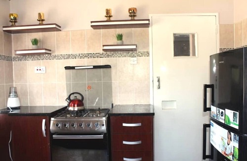 Mbare West Cottage | Browns Cottage Retreat - Newly remodeled,WiFi,Cute. Brand new kitchen, bathroom