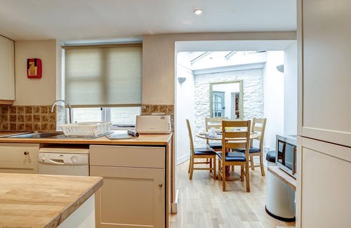 Woodstock Cottage | Browns Lane | Woodstock Holiday Let | 2 Beds & Sleeps 4