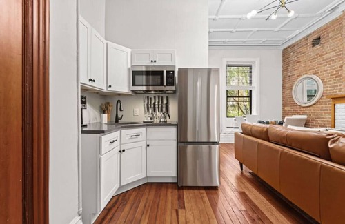 Central Park North Apartment | Brownstone Near Subway & Columbia Uni