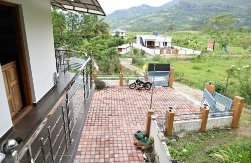 Kanthalloor House | Brownstones Resort