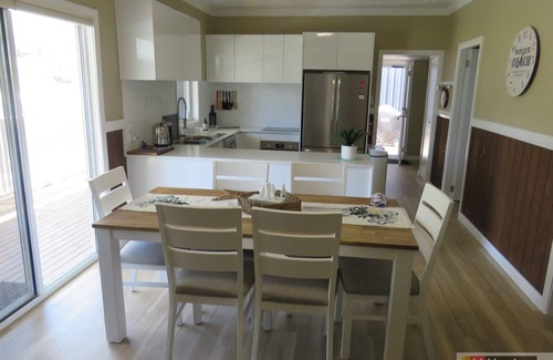 South West Rocks House | BROWNY'S R & R - Beach Cottage