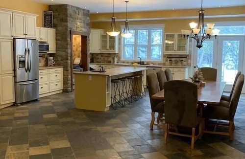 Lion's Head House | Bruce “GOLF” Getaways