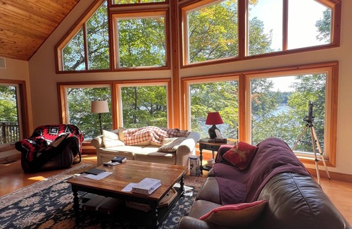 Minett Cottage | Bruce Lake Lodge 5 bedroom cottage in Muskoka