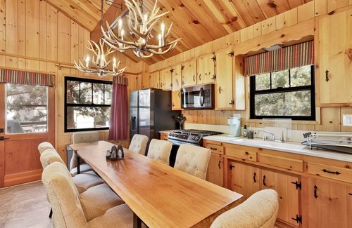 Big Bear Cabin | Bruin Chalet #2464