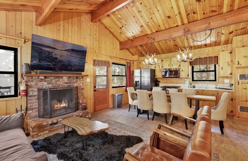 Big Bear Cabin | Bruin Chalet #2464