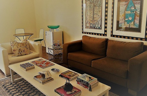 Muckleneuk Apartment | Bruna's Italian private apartment -the Olivo Suite