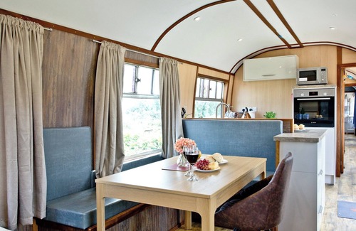 Dawlish Warren Ski Chalet | Brunel Boutique Railway Carriage 4