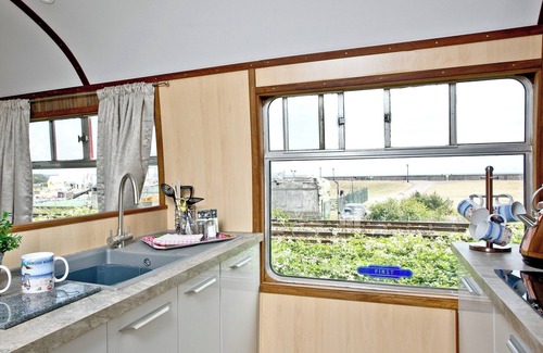 Dawlish Warren Ski Chalet | Brunel Boutique Railway Carriage 4