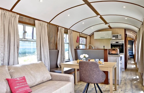 Dawlish Warren Ski Chalet | Brunel Boutique Railway Carriage 1