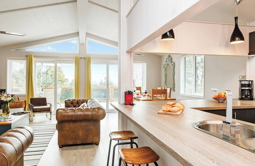 Cheddar Ski Chalet | Brunel Premier Elegance Lodge 3