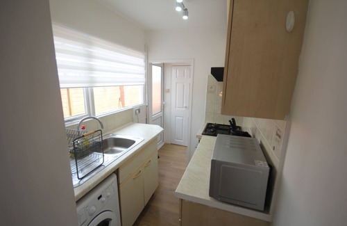Reading House | Brunswick Cottage - 2 Bedroom Home Situated in the Hearts of Reading City Centre