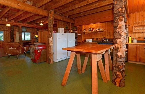 South Bruny House | Bruny Island Lodge ~ Rustic timber chalet!