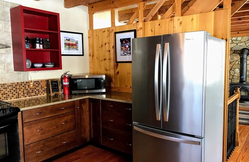 Blacksburg House | Brush Mtn Wilderness Lodge adjoining Jefferson Nat'l Forest 6.5 mi. to VT Campus