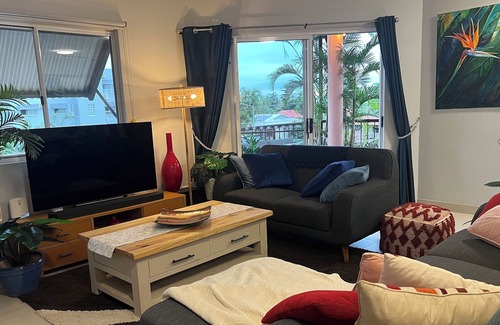 Larrakeyah Apartment | Brushstrokes Hideaway, a Delightful, Modern Tropical Haven in Darwin City