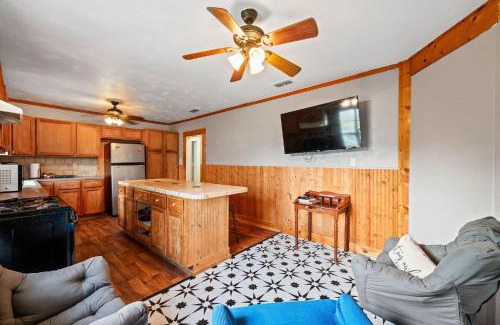 Hico House | Brushy Bills Farmhouse Horse Motel Pet Sleeps 7 by Vacation Your Way