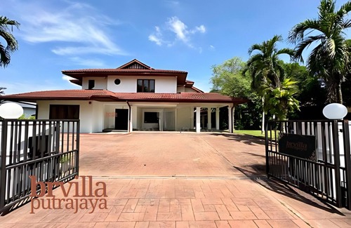 Putrajaya Villa | BRVilla 5-bedroom villa in IOI Resort City Putrajaya with PRIVATE POOL