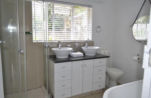 Greater Johannesburg Metropolitan Area Apartment | Bryanston Elgin - Cottage 3