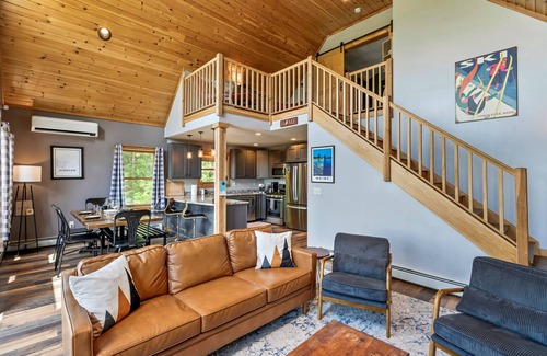 Bryant Pond House | BryantPond Cabin-BNew Firepit! HotTub|Dog Friendly