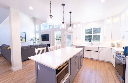 Tropic House | Bryce Canyon Homestead - No Cleaning Fee!
