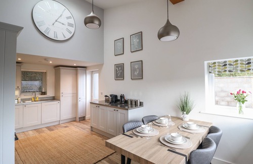 Penrhyn Bay House | BRYN CAE, pet friendly, with open fire in Penrhyn Bay