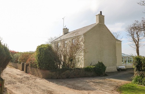 Edern Cottage | BRYN CYTTUN, pet friendly, country holiday cottage in Morfa Nefyn