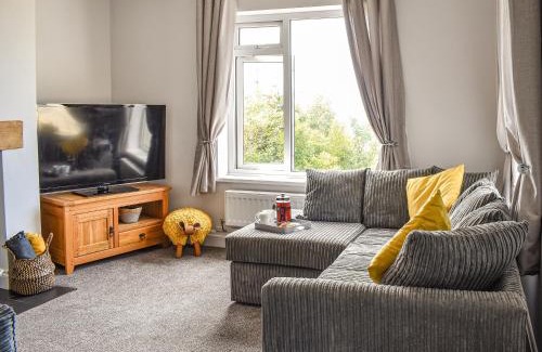 Llanfair House | Bryn Derwen