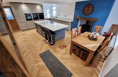 Gwynedd- Snowdonia House | Bryn Glo