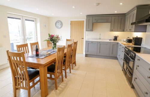 Corwen Cottage | BRYN MAWNDY, family friendly, country holiday cottage in Corwen