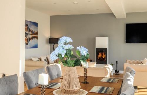 Bont Newydd Apartment | Bryn Min Manton Penthouse