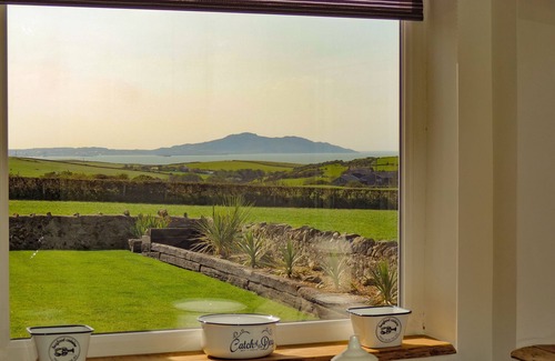 Rhydwyn Cottage | BRYN MÔR, pet friendly, luxury holiday cottage in Church Bay