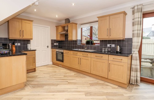 Brynrefail Cottage | BRYN SEION, family friendly, with open fire in Y Felinheli