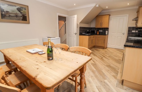 Brynrefail Cottage | BRYN SEION, family friendly, with open fire in Y Felinheli