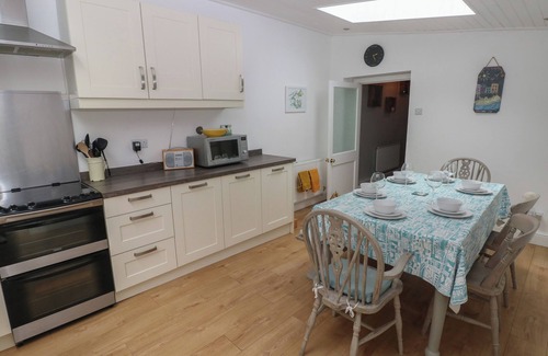 Narberth Cottage | BRYN SIRIOL, pet friendly, country holiday cottage in Narberth