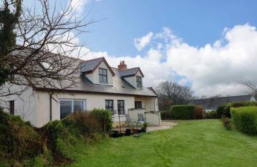 Eglwyswrw House | Bryn Tawel