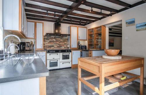 Oxwich House | Bryn View – 5 Bedroom Holiday Home – Oxwich
