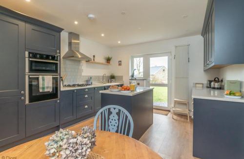 Llanfair House | Bryn-Yr-Aur