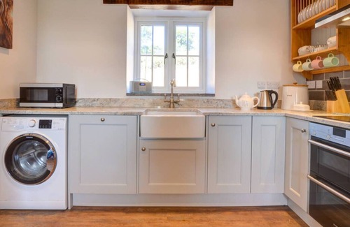 Llanfair Caereinion House | Brynderwen in Llangadfan