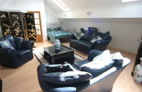 Crynant Apartment | Bryngower House