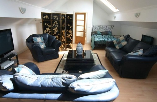 Crynant Apartment | Bryngower House