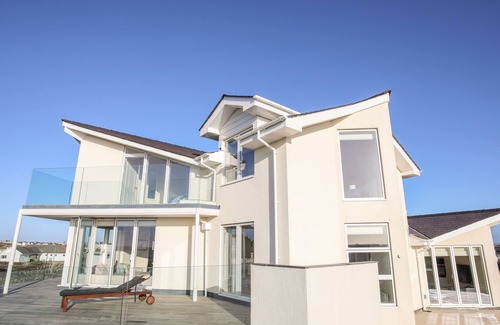 Trearddur Bay Cottage | Bryniau
